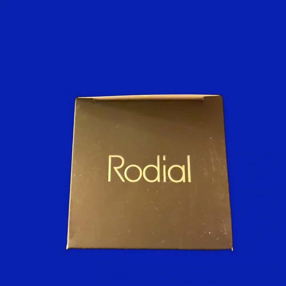 Rodial Glass Powder - Picture 7 of 7